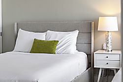 Waikiki Banyan 1804 T1