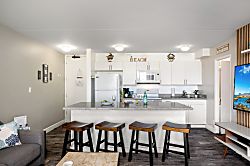 Waikiki Banyan 1804 T1