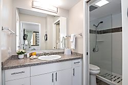 Waikiki Banyan 1804 T1