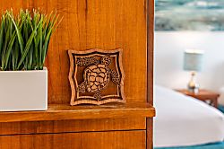 Waikiki Banyan 2205 T2