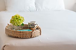 Waikiki Banyan 2205 T2