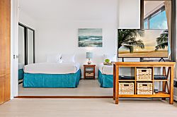 Waikiki Banyan 2205 T2