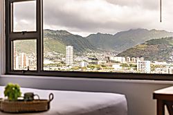 Waikiki Banyan 2205 T2