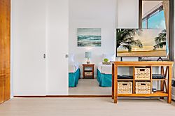 Waikiki Banyan 2205 T2