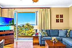 Honua Kai Konea 439 - Slide open the balcony doors and enjoy indoor-outdoor living from your spacious and sunny