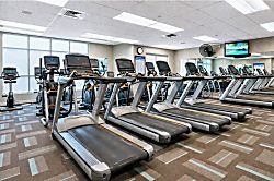 Honua Kai Konea 439 - Stay active with our fully equipped fitness center, featuring state-of-the-art machines. Y