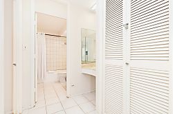 Ilikai Marina Ocean 1 BDR on the 3rd floor