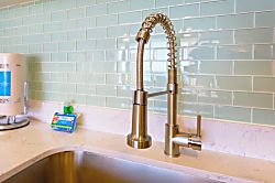 Waikiki Banyan 1802 T2