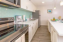 Waikiki Banyan 1802 T2