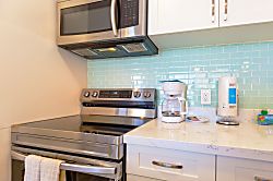 Waikiki Banyan 1802 T2