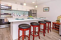 Waikiki Banyan 1802 T2