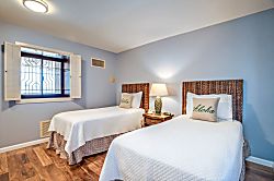 Waikiki Beach Tower #1903