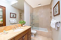 Waikiki Banyan 3808 T2