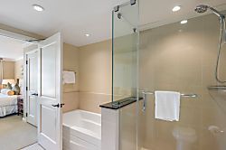 Honua Kai Konea 932/3