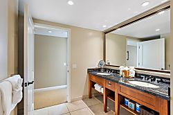 Honua Kai Konea 932/3