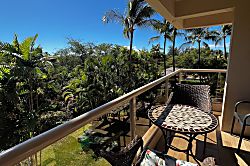 Maui Banyan H building