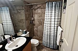 Maui Banyan H building