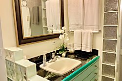 Waikiki Park Heights 1 Bedroom