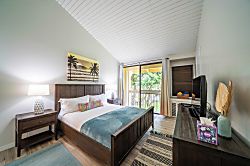 Turtle Bay Condo with Golf Course Views