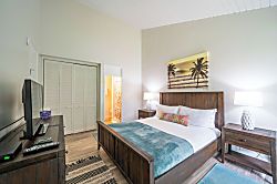 Turtle Bay Condo with Golf Course Views