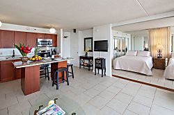 Waikiki Banyan 1 Bedroom