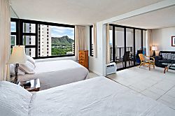 Waikiki Banyan 1 Bedroom