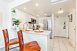 Ilikai Hotel Ocean View 1 BDR on 11th Floor