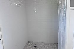 Hale Lu Ya - New shower of upstairs bathroom.