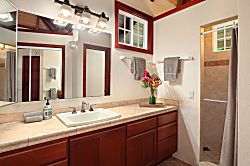 Hale Ohana Beachfront Home Poipu