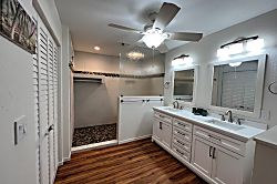 Spacious 2 BR/2BA Condo