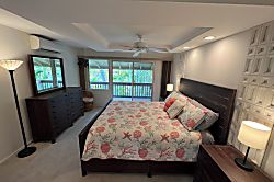 Spacious 2 BR/2BA Condo