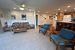 Spacious 2 BR/2BA Condo