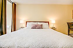 Tradewinds Plaza Studio 304