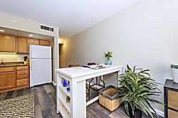 Royal Kahana 119 - dining table area