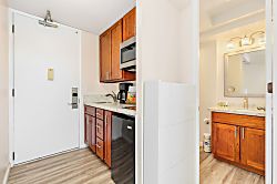 Pacific Monarch Hotel Studio 3101