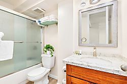 Pacific Monarch Hotel Studio 3101