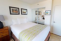 Waikiki Banyan Suite - 3006