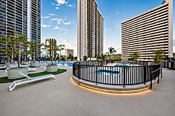 Waikiki Banyan Suite - 3006 - Lovely evenings at the Waikiki Banyan rec deck