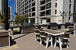 Waikiki Banyan Suite - 3006 - BBQ some local fresh fish on the BBQs on the 6th Floor
