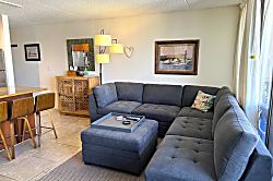 Waikiki Banyan Suite - 3006