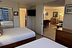 Waikiki Banyan Suite - 3006