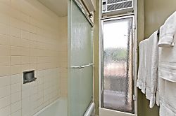 501 Diamond Head Beach Hotel