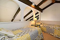 Papakea Oceanfront Resort E403