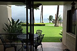 Ma'alaea Kai - Lanai to lawn and ocean