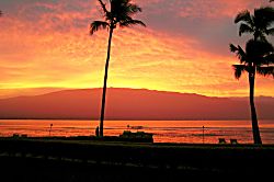 Ma'alaea Kai - Winter sunrise from Lanai at MK110