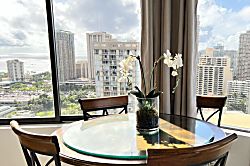 Hawaiian Monarch 3002-A