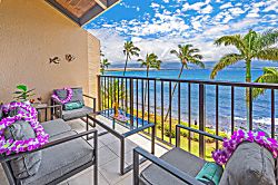 Maalaea Banyan Oceanfront Condo with Loft