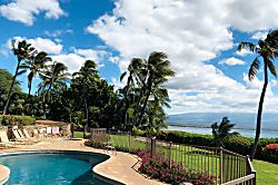 Maalaea Banyan Oceanfront Condo with Loft