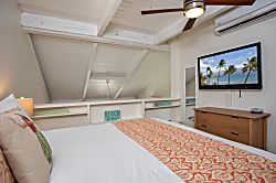 Maalaea Banyan Oceanfront Condo with Loft