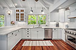 Holo Makani Beach House